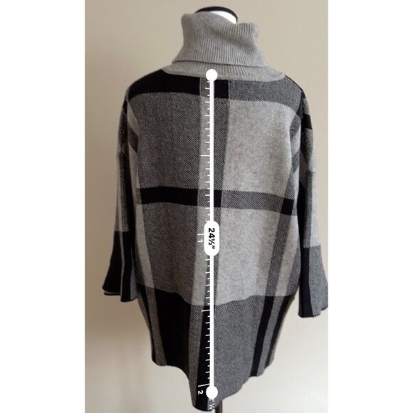 Rain + Rose turtle neck sweater in black and gray. Size XL. - Picture 5 of 8